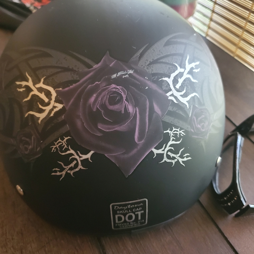 D. O. T. Daytona skull cap